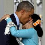 Obama incontra Aung San Suu Kyi. La leader birmana appare invecchiata e stanca02