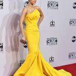 American Music Awards 2014: da Jlo a Rita Ora, i look delle star FOTO