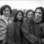 Quattro sorelle, stessa posa per 40 anni: scatti finiscono al MoMa di New York 08