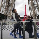 Parigi, proposta di matrimonio in cima alla Torre Eiffel4