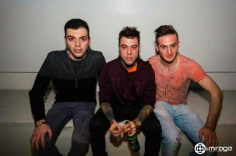 Fedez in discoteca: volto sconvolto e sguardo assente FOTO