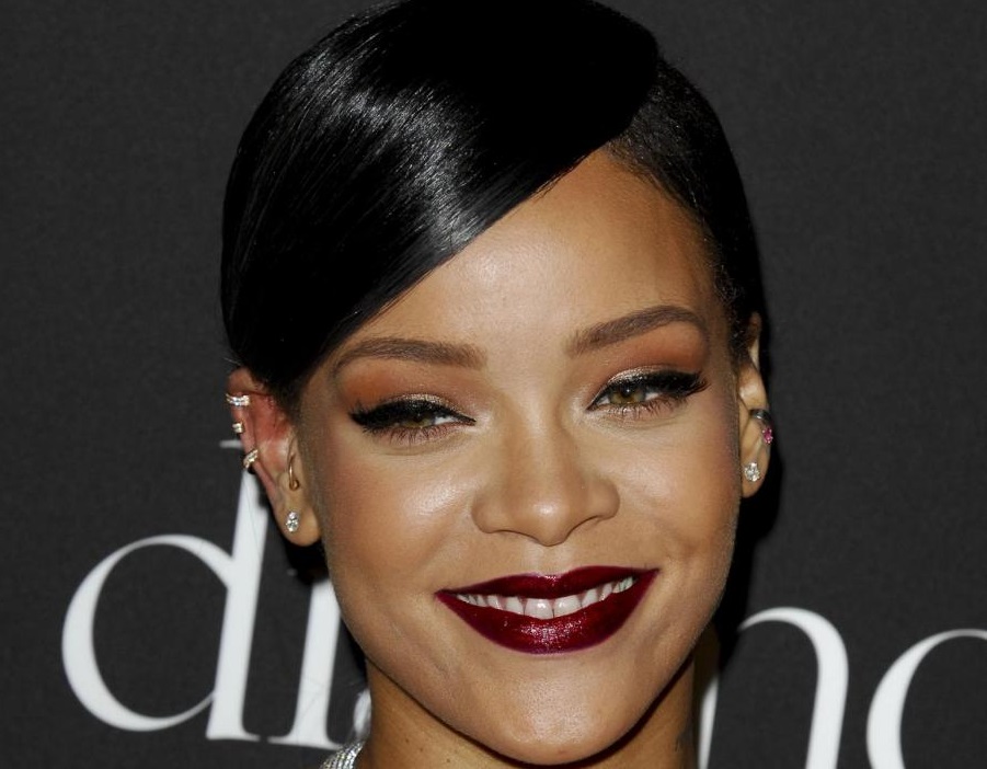 Rihanna senza veli su Vanity Fair FOTO