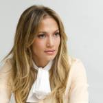 Jennifer Lopez combatte la cellulite con la crema di diamanti