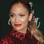 Jennifer Lopez è una fan di questa crema antirughe per occhi
