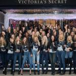 Taylor Swift shopping a Londra: si prepara al Victoria's Secret Fashion Show7