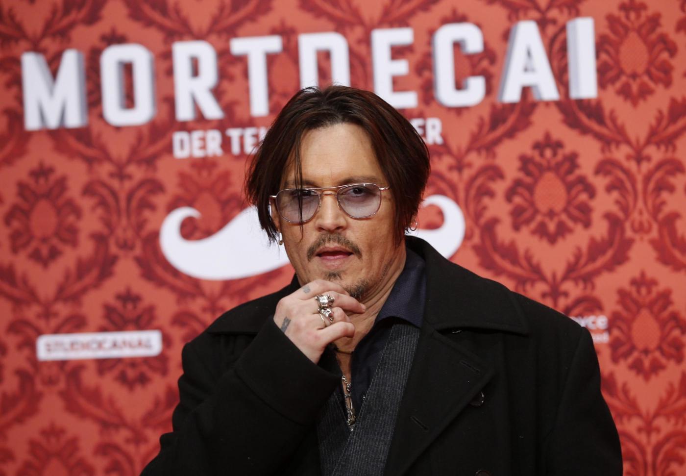 Johnny Depp ingrassato e fuori forma alla premiere di Berlino06