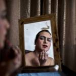 Pakistan, transgender sfidano la paura ballando alle feste di nozze02