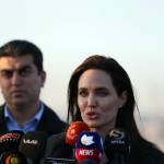 Angelina Jolie tra i profughi curdi in Iraq 06