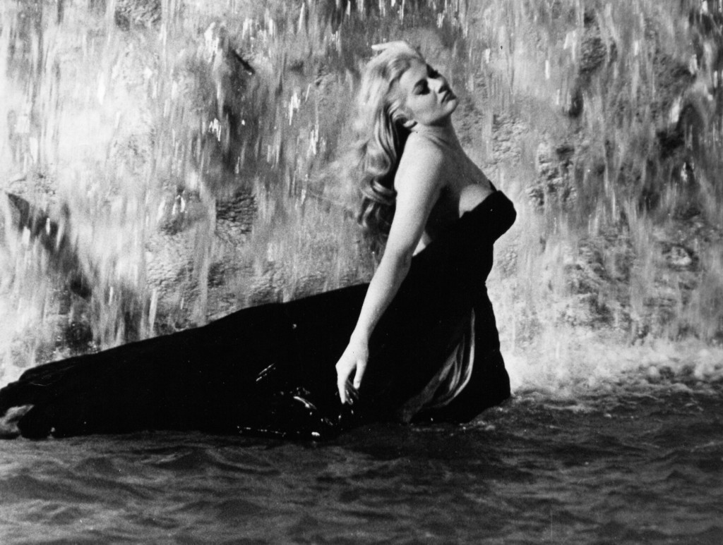 Anita Ekberg morta a 83 anni: era l'attrice musa di Federico Fellini