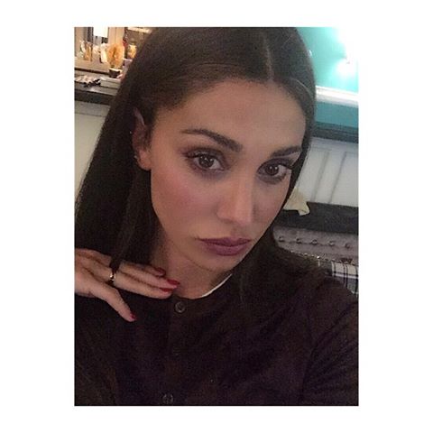 Belen Rodriguez cambia look: è tornata mora FOTO