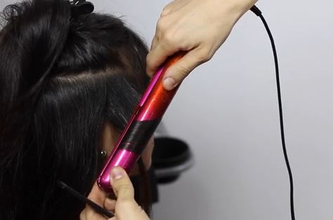 Capelli, come fare boccoli perfetti con la piastra VIDEO