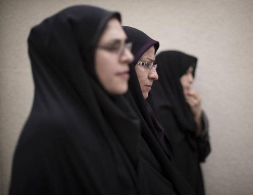 Iran, supposta vaginale che simula verginità e salva donne dalla morte