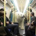 Orso polare a spasso per Londra per il lancio di "Fortitude09