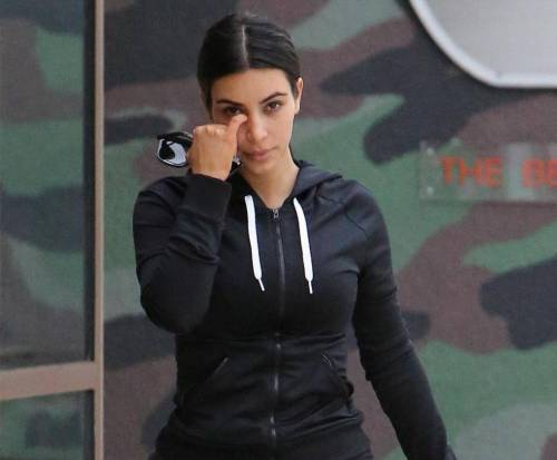 Kim Kardashian, sito TMZ: "Non riesce a rimanere incinta, è disperata"