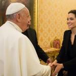 Angelina Jolie incontra Papa Francesco FOTO