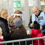 Violetta sbarca in Italia per il suo tour: fan in delirio FOTO