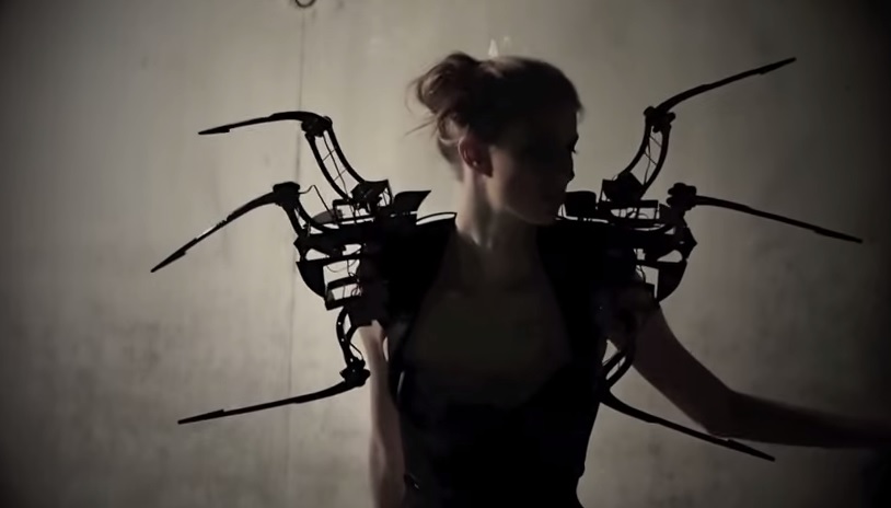 "Spider Dress", l'abito per l'autodifesa realizzato con stampante 3D VIDEO
