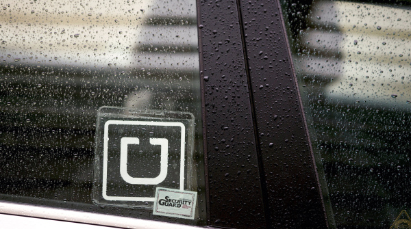 Uber non è un "servizio taxi abusivo": a stabilirlo giudice di pace di Genova