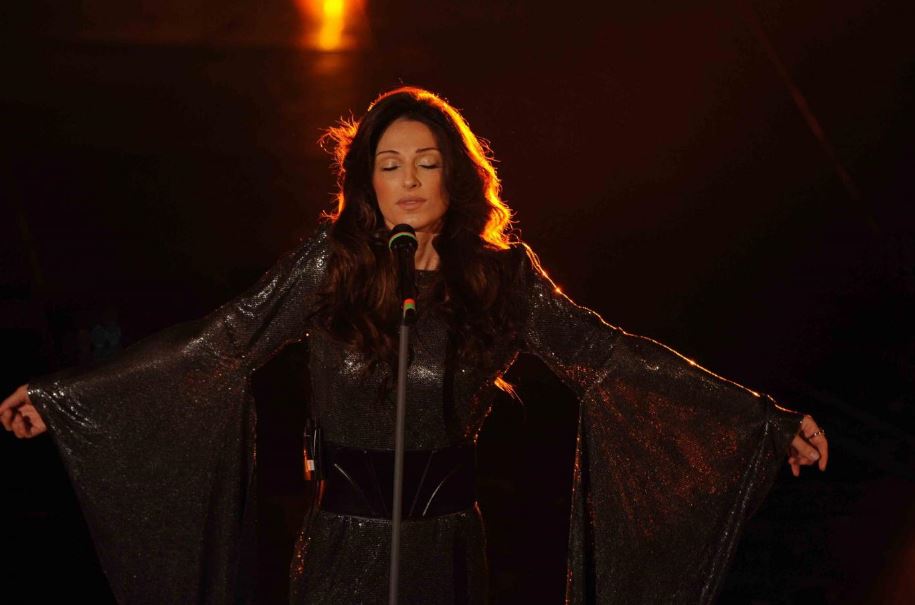 Sanremo 2015, Anna Tatangelo, tutti look al Festival FOTO