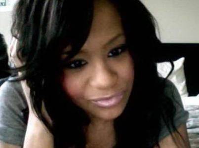 Bobbi Kristina Brown morirà lo stesso giorno di mamma Whitney? Lo dice la nonna