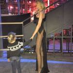 Isola dei famosi, Alessia Marcuzzi come Irina Shayk: nude look firmato Versace 2