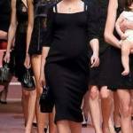 Bianca Balti sfila col pancione per Dolce e Gabbana FOTO