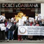 Dolce & Gabbana e l'utero in affitto: proteste davanti al negozio di Londra'2