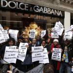 Dolce & Gabbana e l'utero in affitto: proteste davanti al negozio di Londra04