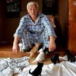 Naoto Matsumura vive nella città radioattiva con i suoi animali3