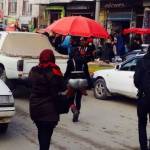 Afghanistan, Kubra Khademi cammina in strada con l'armatura anti-molestie 05