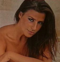 Isola dei famosi, moglie Alex Belli su presunta amante: "Cerca visibilità" 3