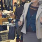 Nicoletta Romanoff, vestiti e telefonia: shopping da sola a Roma FOTO16