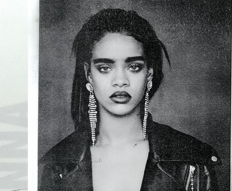 Rihanna, sopracciglia XXL come Frida Kahlo FOTO 2