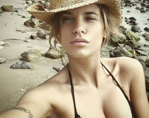 Chi: "Elisabetta Canalis incinta ma non lo dice per scaramanzia"