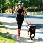 Reese Witherspoon, jogging in compagnia del suo labrador a Brentonwood