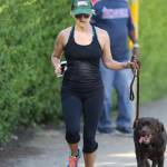 Reese Witherspoon, jogging in compagnia del suo labrador a Brentonwood15