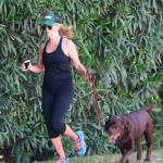 Reese Witherspoon, jogging in compagnia del suo labrador a Brentonwood11