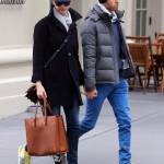 Anne Hathaway spensierata in strada a New York col marito Adam Shulman515