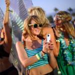 Kendal Jenner e Hailey Baldwin, look hippie al Coachella Festival 04
