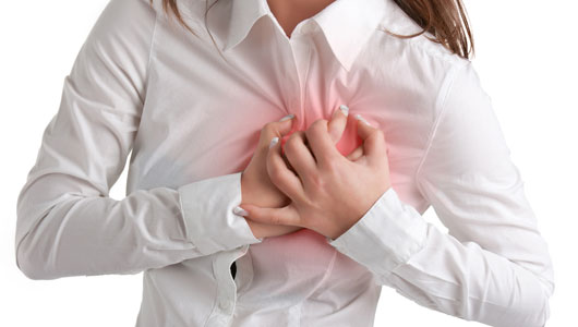 Donne e infarto, i 6 sintomi che lo annunciano