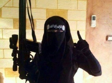 Donne Isis, da madri a cecchine: spose e combattenti jihadiste