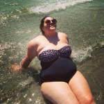 Fatkini: le oversize in bikini su Instragram, ecco la nuova moda13