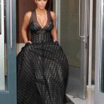 Kim Kardashian al "Time 100 gala": paparazzo inciampa sul suo vestito 10