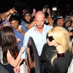Lady Gaga in auto con la mamma: paparazzo viene quasi investito03