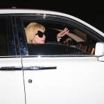 Lady Gaga in auto con la mamma: paparazzo viene quasi investito12