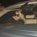 Lady Gaga in auto con la mamma: paparazzo viene quasi investito07