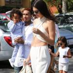 Kim Kardashian e le sorelle: a Messa con tacchi e vestiti sexy FOTO