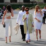 Kim Kardashian e le sorelle: a Messa con tacchi e vestiti sexy FOTO 13