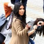 Kim e Kloe Kardashian in visita a Yerevan per ricordare il genocidio armeno FOTO