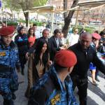Kim e Kloe Kardashian in visita a Yerevan per ricordare il genocidio armeno FOTO 1